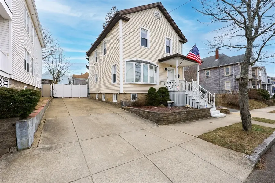38 Willard St, New Bedford, MA 02744 - #3