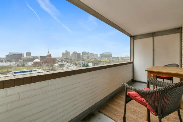 6 Whittier Pl #8P, Boston, MA 02114