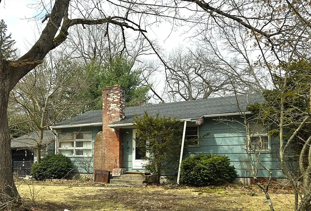 52 Bremen St, Springfield, MA 01108 - #1