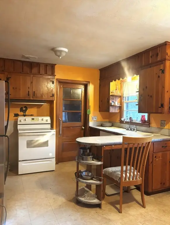 52 Bremen St, Springfield, MA 01108 - #2