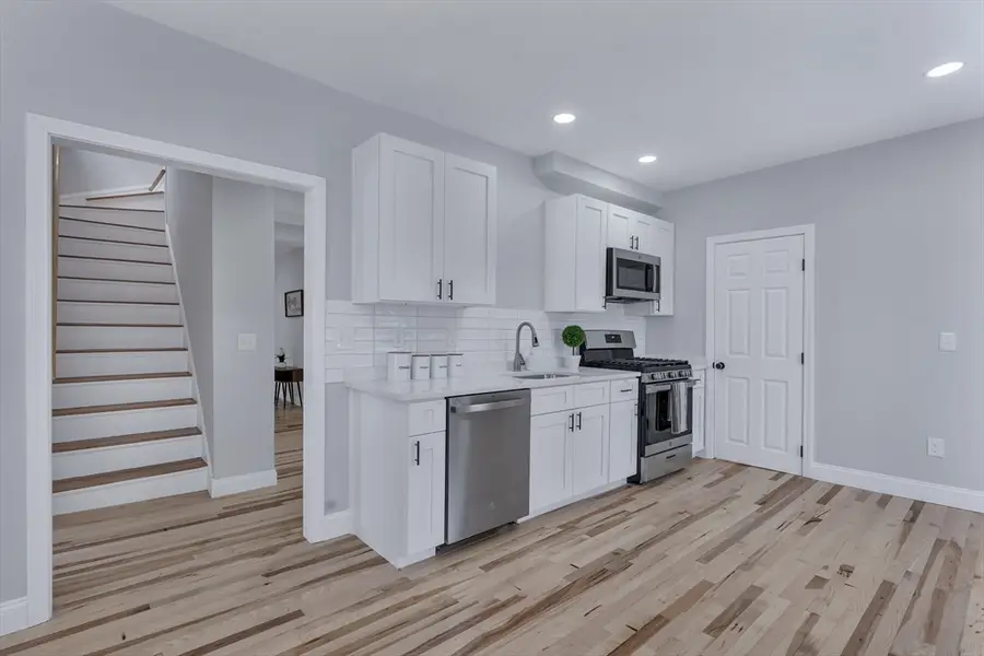 73 Walnut St, Dedham, MA 02026 - #3