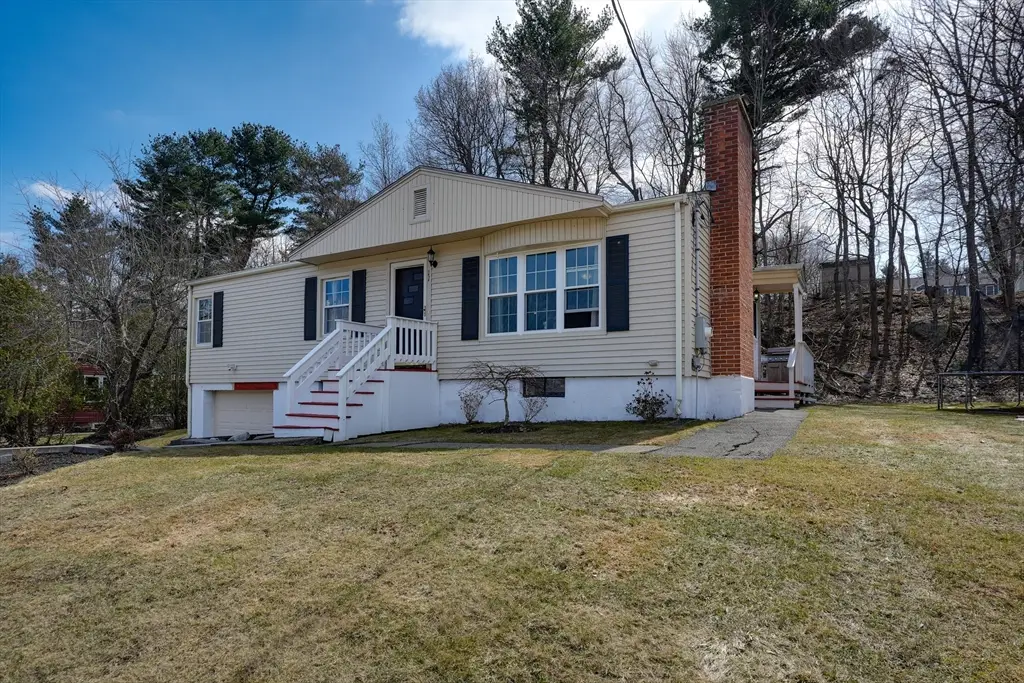 11 Venus Dr, Shrewsbury, MA 01545 - #1