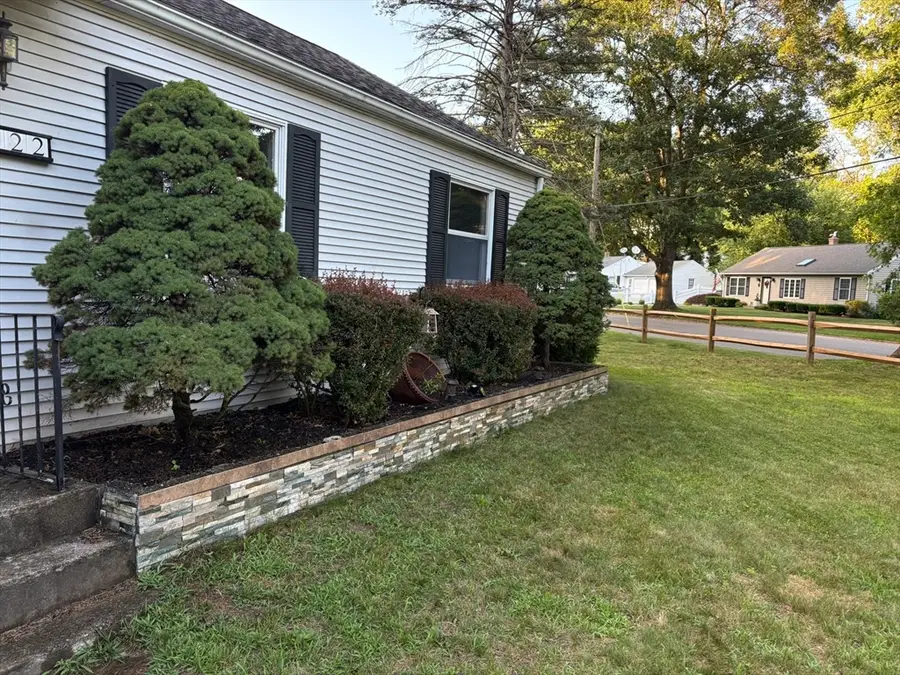 322 Holcomb Rd, Springfield, MA 01118 - #2