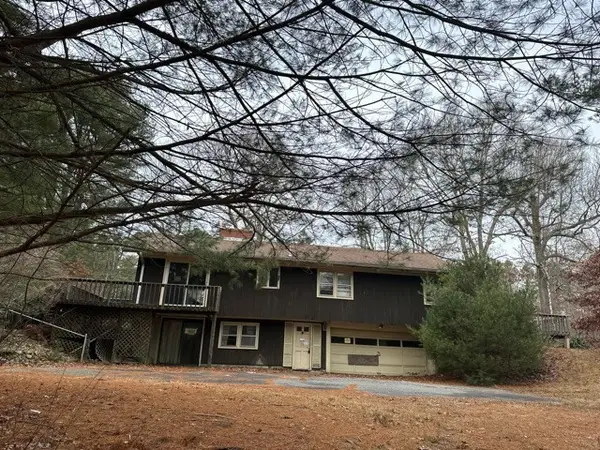 113 Crooked Ln, Lakeville, MA 02347