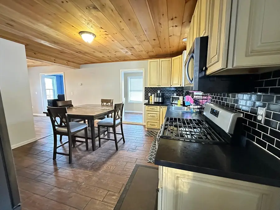 46 Kelley Street, Palmer Town, MA 01080 - #2