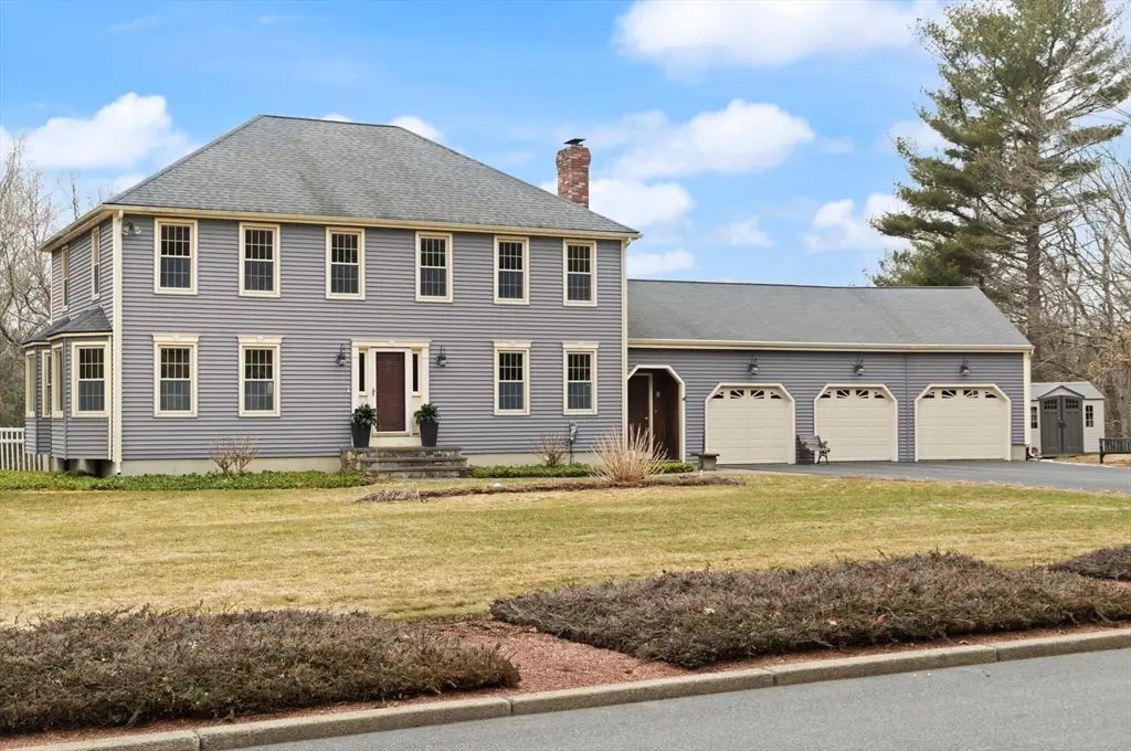 3 Daniels Rd, Mendon, MA 01756 - #1