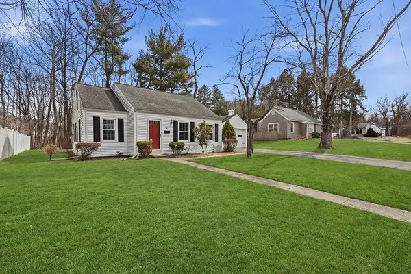 20 Hillside Ave, South Hadley, MA 01075