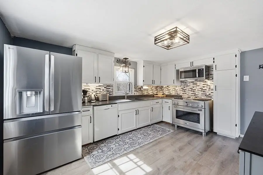 596 Newton St, South Hadley, MA 01075 - #3