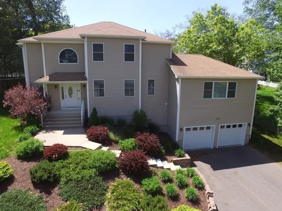 136 Thompkins Avenue, East Longmeadow, MA 01028 - #2