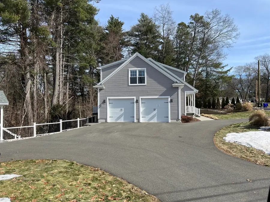 68 Tallyho Dr, Springfield, MA 01118 - #3