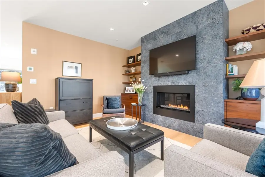 21 Crowninshield Rd #21, Brookline, MA 02446 - #3