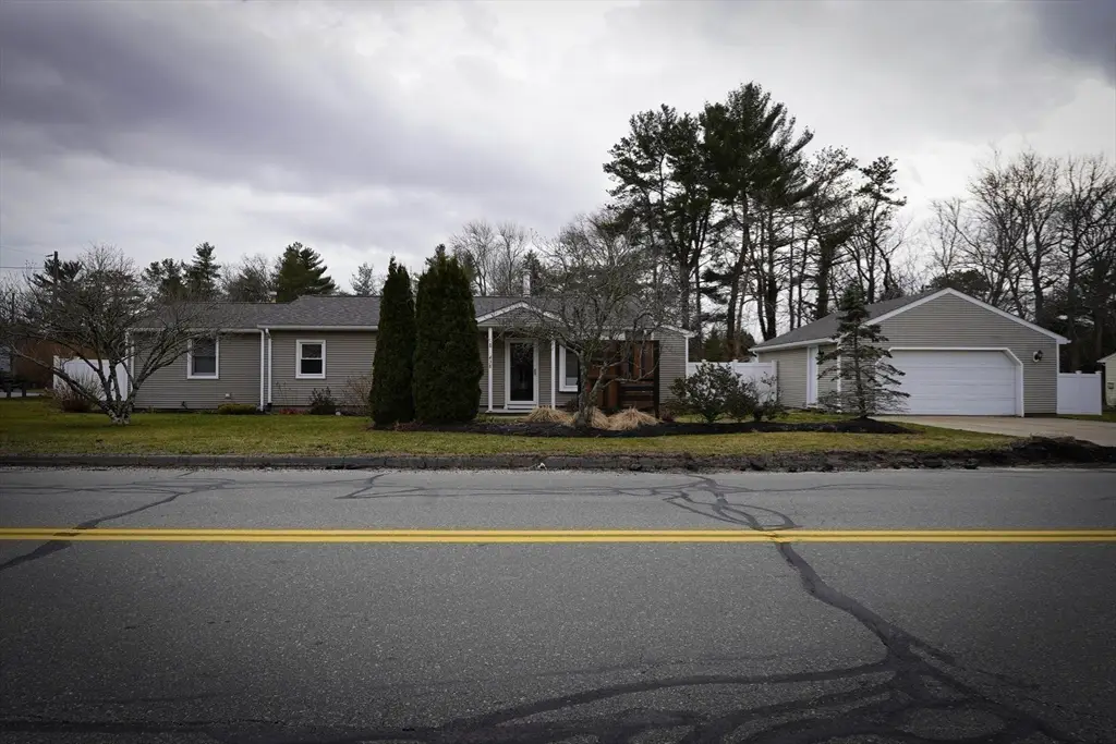 438 Gulf Road W, Dartmouth, MA 02748 - #1