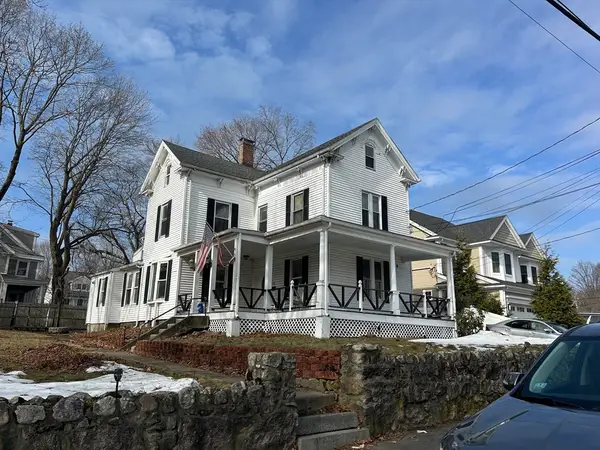 105 Oakdale Ave, Dedham, MA 02026