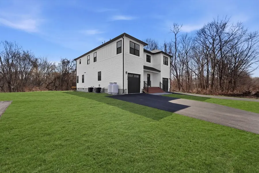 142 Fisher St #A, Attleboro, MA 02703 - #3