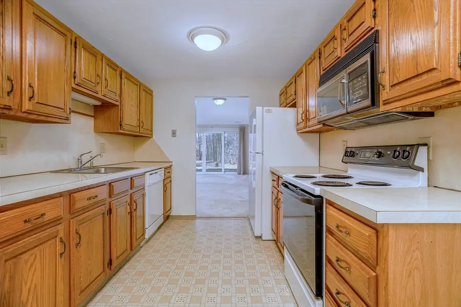 303 Ridgefield Cir #A, Clinton, MA 01510 - #3