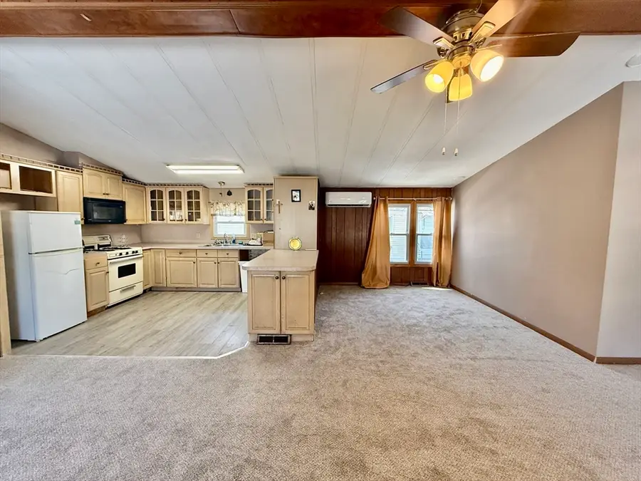 141 Edbert St, Chicopee, MA 01020 - #3