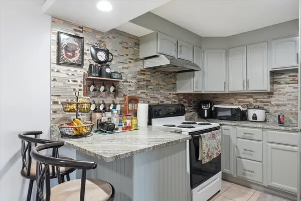 81 Colonel Bell Dr #9, Brockton, MA 02301