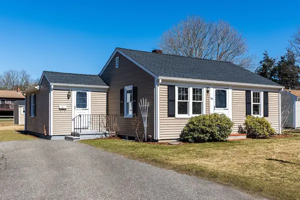 14 Sharon Dr, Falmouth, MA 02536