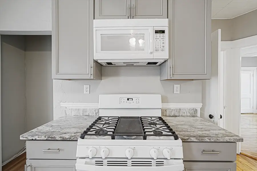 10 Ellsworth St, Worcester, MA 01610 - #3