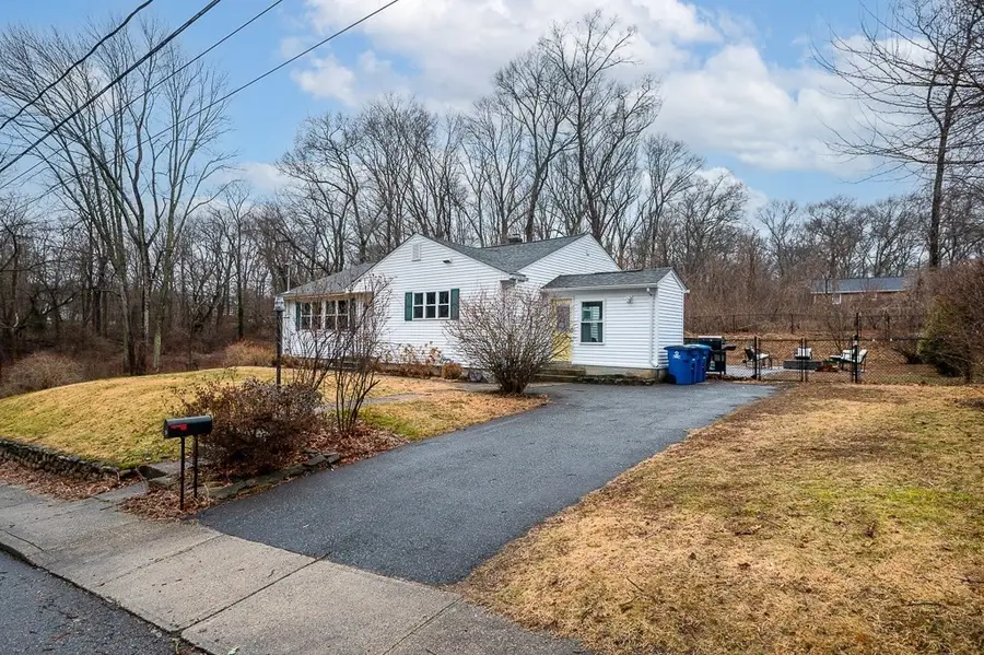 26 Prospect St, Blackstone, MA 01504 - #3