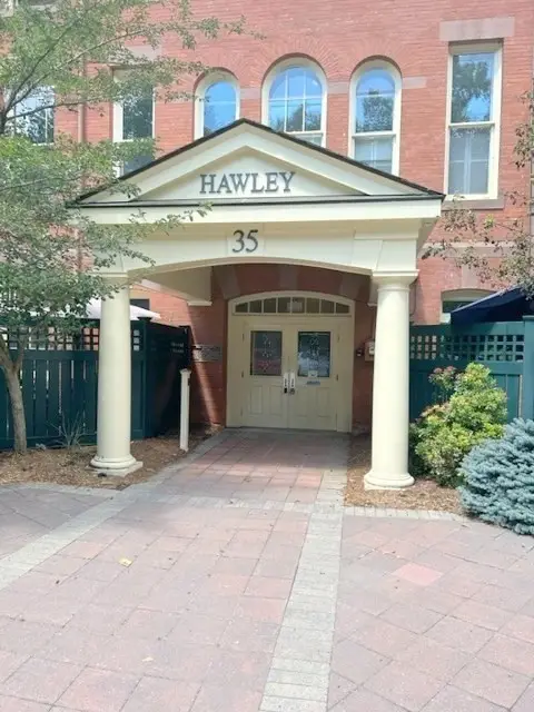 35 New South St #305, Northampton, MA 01060