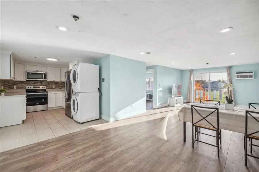 33 Lodgen Ct #2D, Malden, MA 02148 - #3