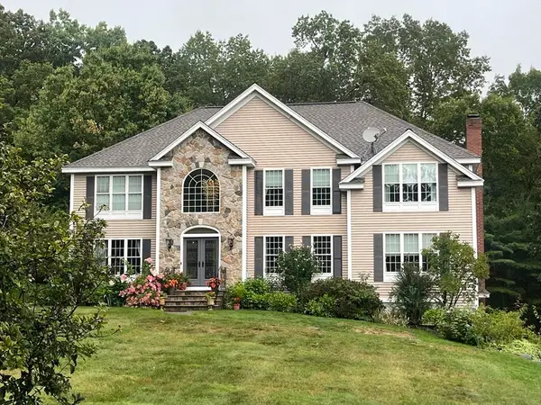 15 Applewood Rd., Windham, NH 03087