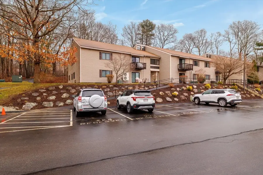 32 Thayer Pond #17, North Oxford, MA 01537 - #3