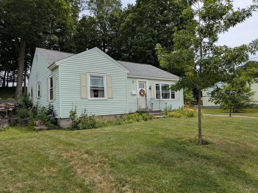 17 Daley St, Leominster, MA 01453 - #3