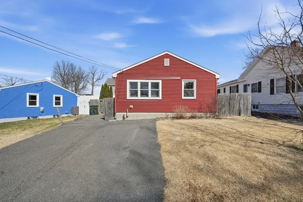 88 Agnes St, Springfield, MA 01118 - #1