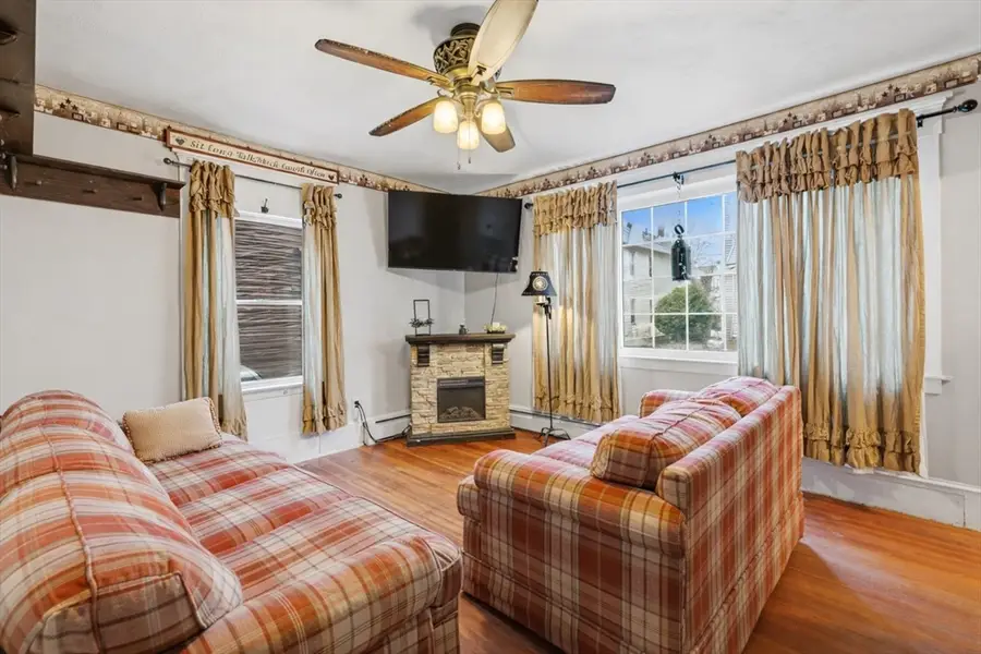 76 Liberty St, New Bedford, MA 02740 - #3