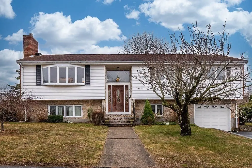 79 Wedgewood Dr, Norwood, MA 02062 - #1