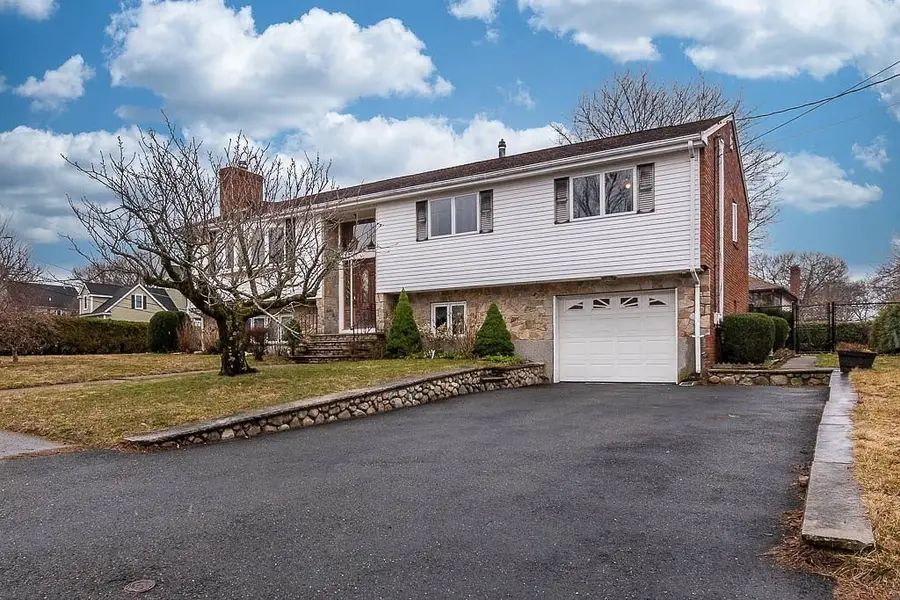 79 Wedgewood Dr, Norwood, MA 02062 - #3