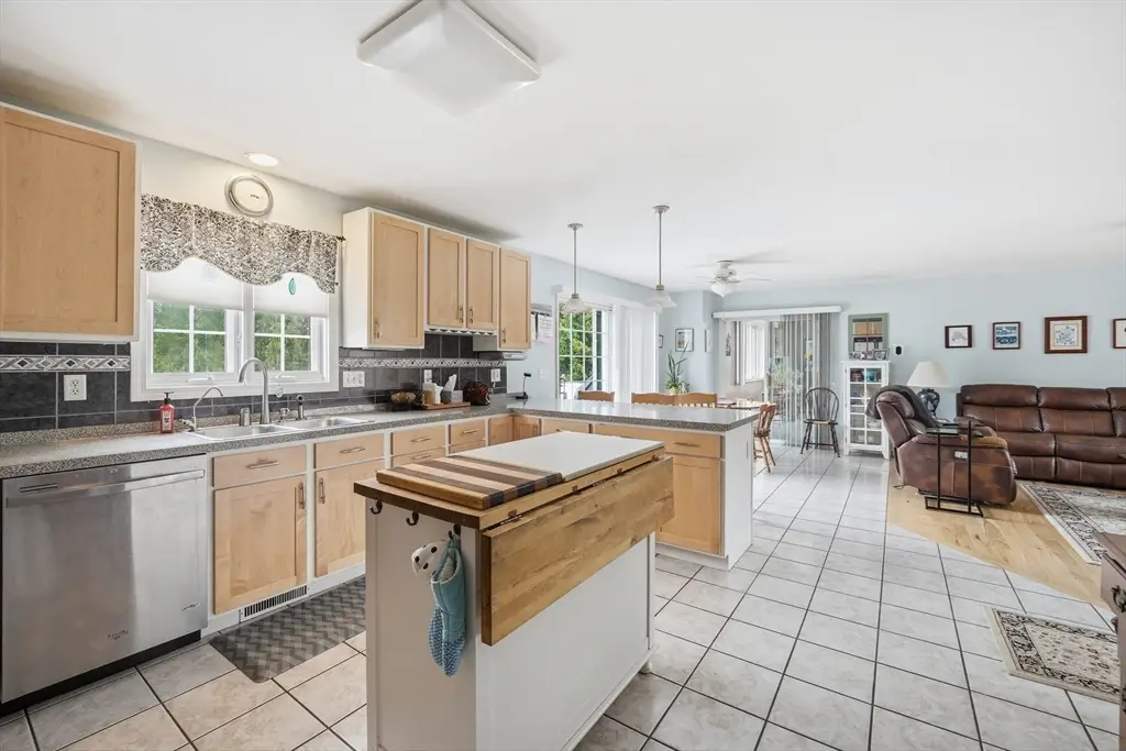 53 West St, Granby, MA 01033 - #1