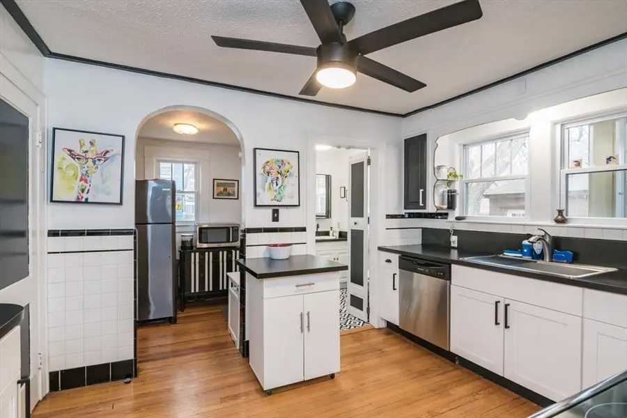 69 Belvidere St, Springfield, MA 01108 - #3