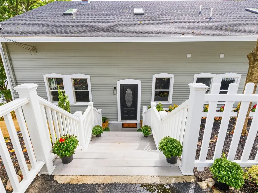 286 Grove St, Clinton, MA 01510 - #2