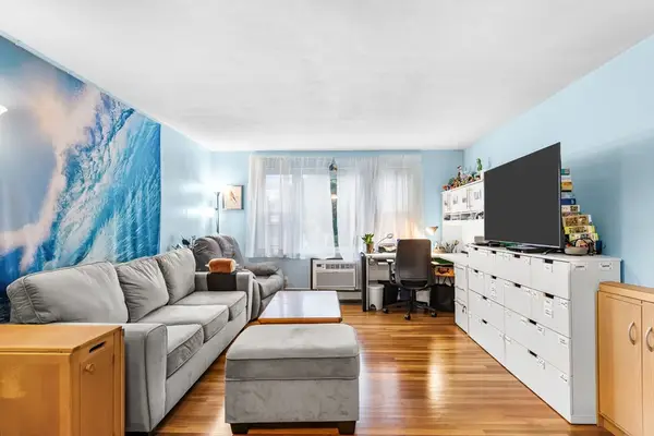 51 Warren #1-1, Waltham, MA 02453