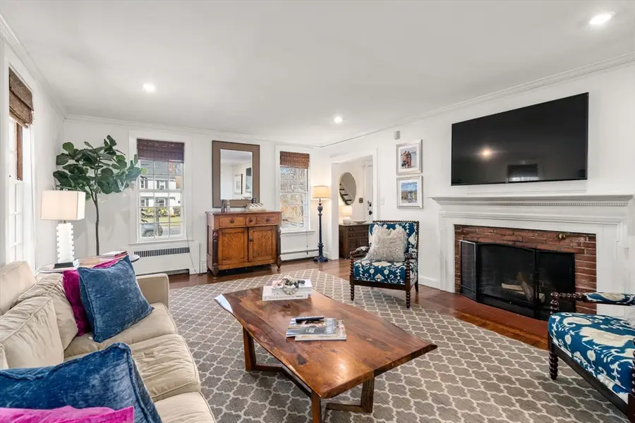 2 Woodlawn Oval, Wellesley, MA 02481 - #3