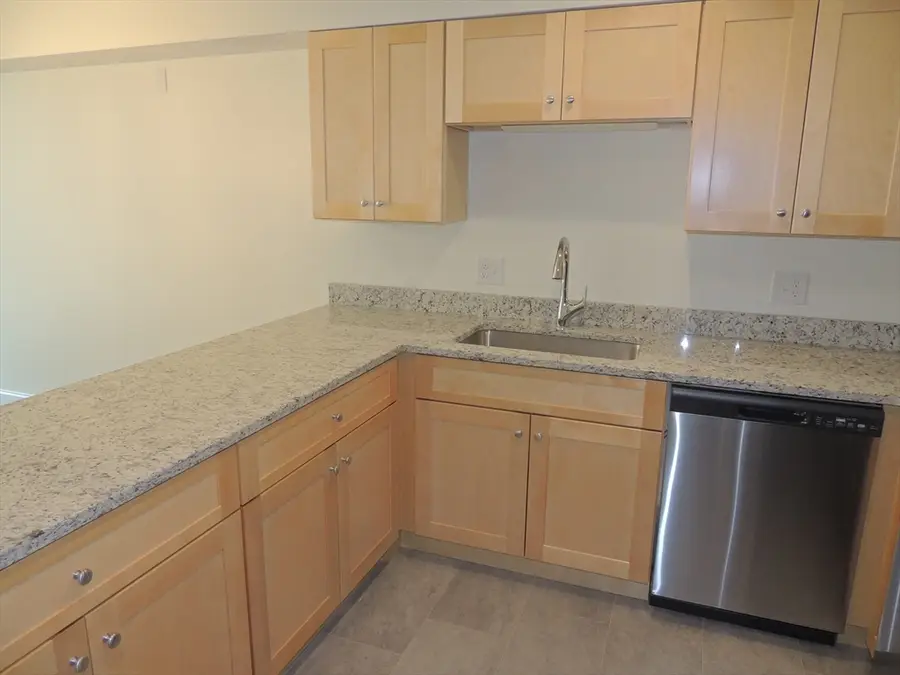 28 Greenleaves Drive #822, Amherst, MA 01002 - #3