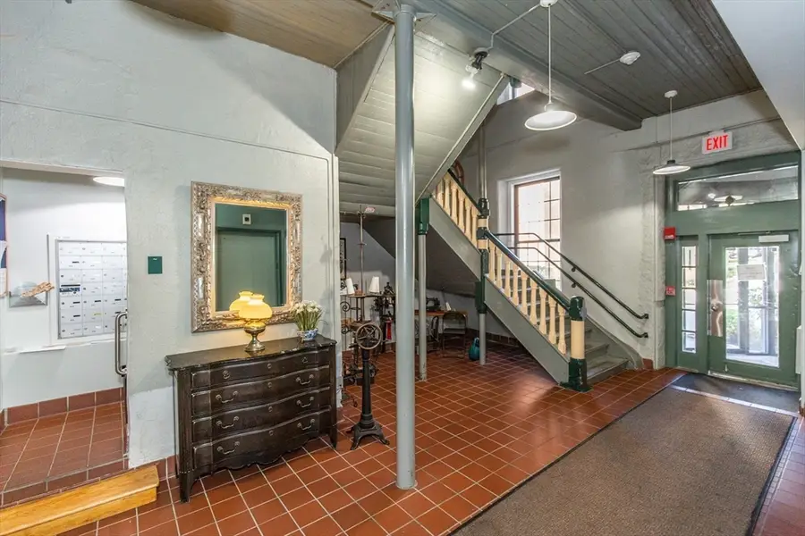 15 Higgins St #201, Smithfield, RI 02917 - #3