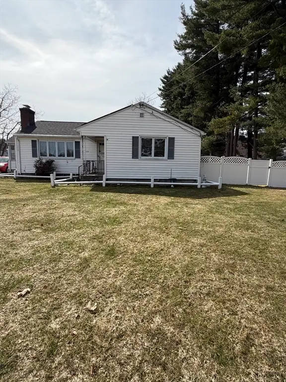 129 Fernbank Rd, Springfield, MA 01129 - #3