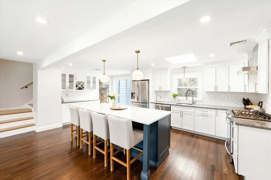 2 Stagecoach Rd, Medfield, MA 02052 - #2