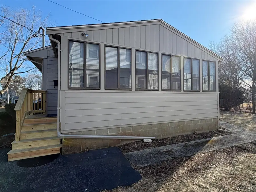 15 Bradford St, Rockland, MA 02370 - #3