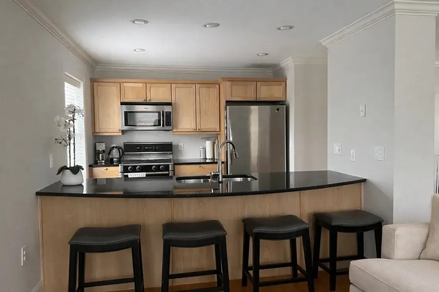 11 Whitney St #11, Brookline, MA 02466 - #3