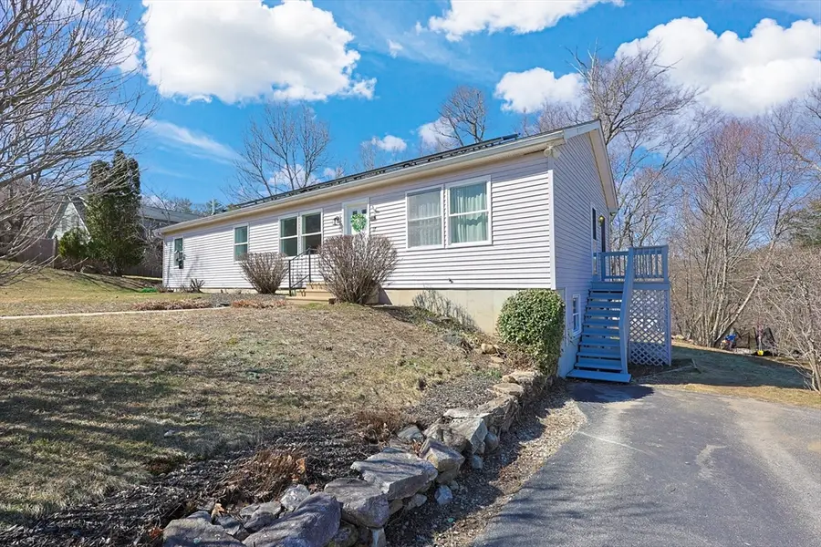 17 Keryn Ct, Northbridge, MA 01588 - #2