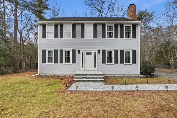 102 County St, Lakeville, MA 02347