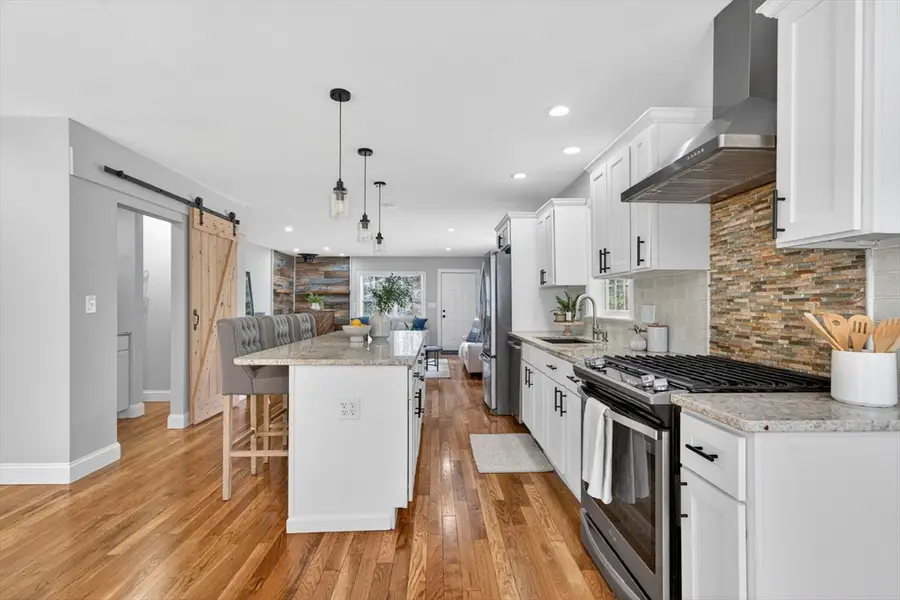 10 Mattakeesett Ave, Pembroke, MA 02359 - #3