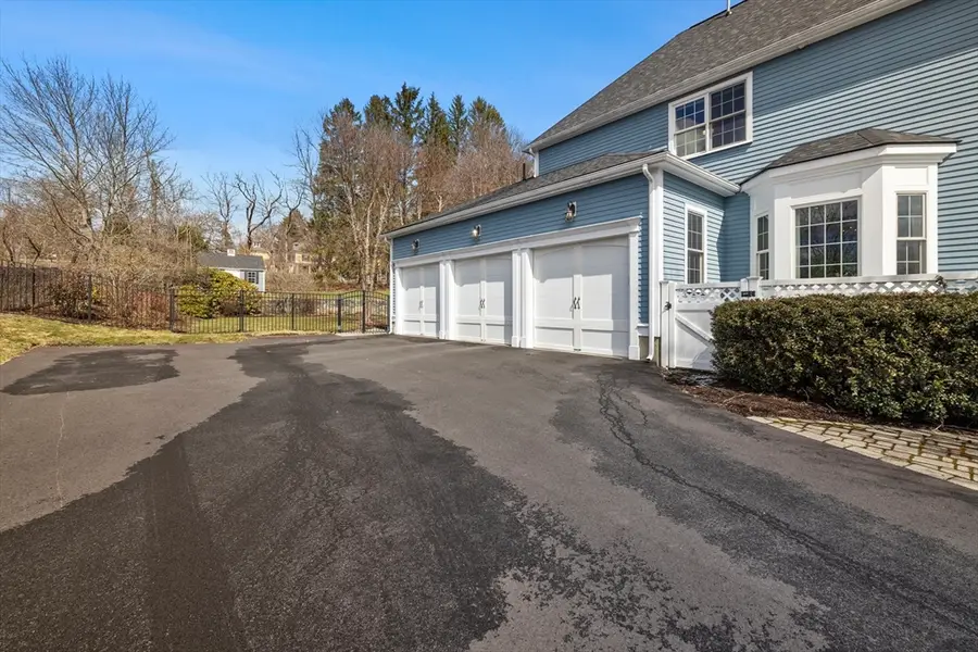 4 Bruce St, Grafton, MA 01519 - #3