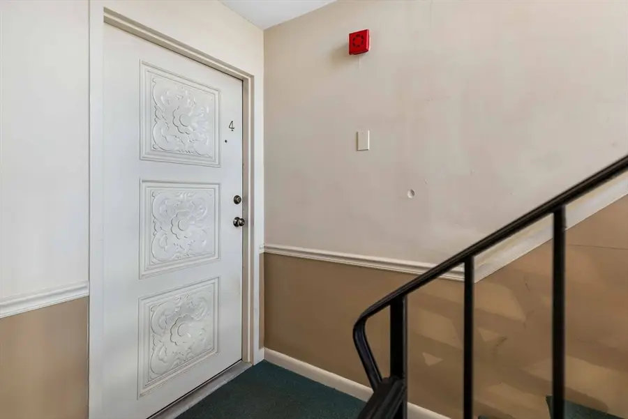 30 Fernview Ave #4, North Andover, MA 01845 - #3