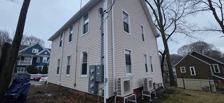 51 Uxbridge St, Worcester, MA 01605 - #2